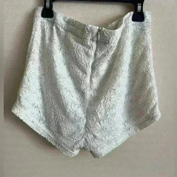 Free people white lace shorts - Picture 2 of 3